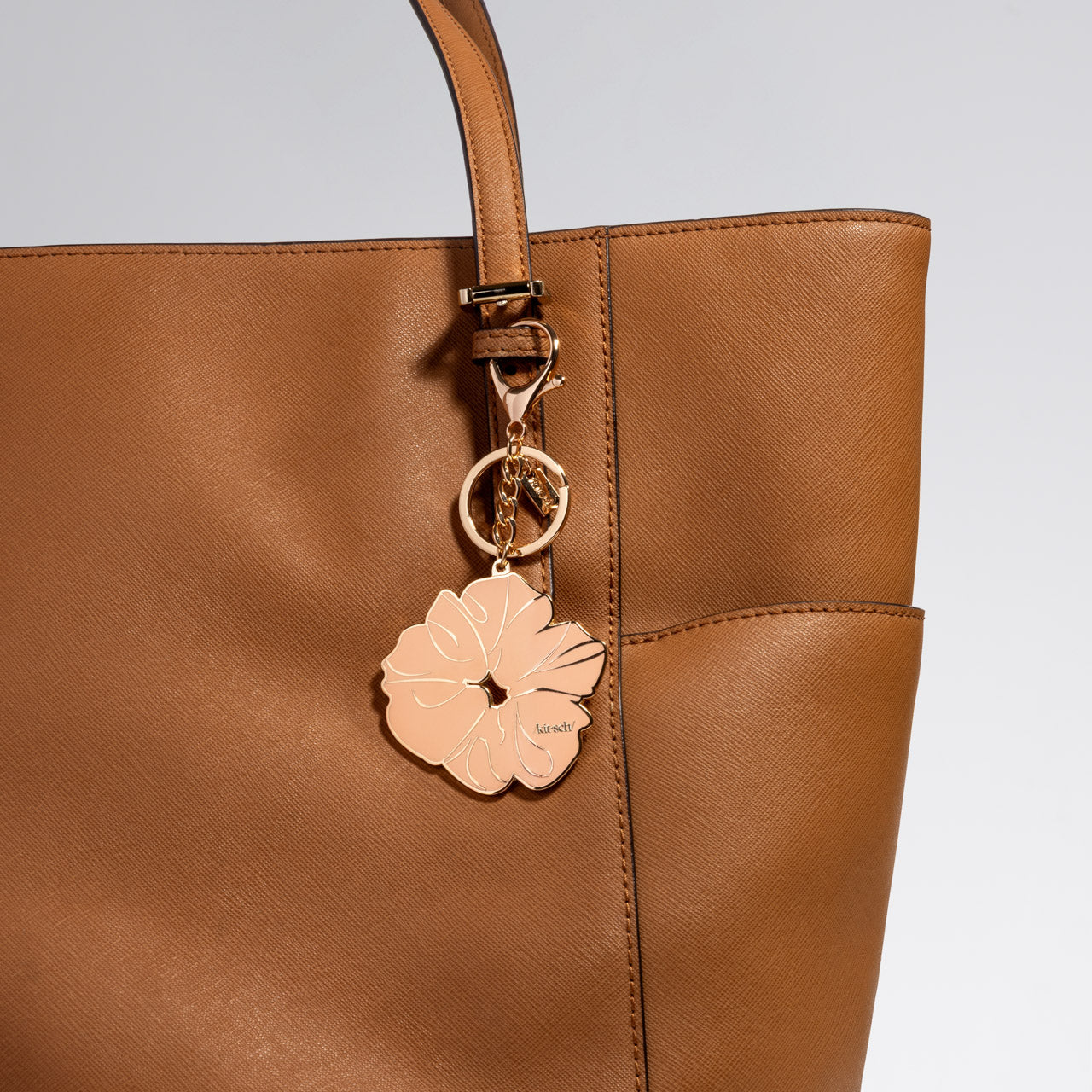 508818-CreativeProductShoot-KitschMetalEnamelKeychain-Scrunchie-Terracotta-1280x1280px.jpg