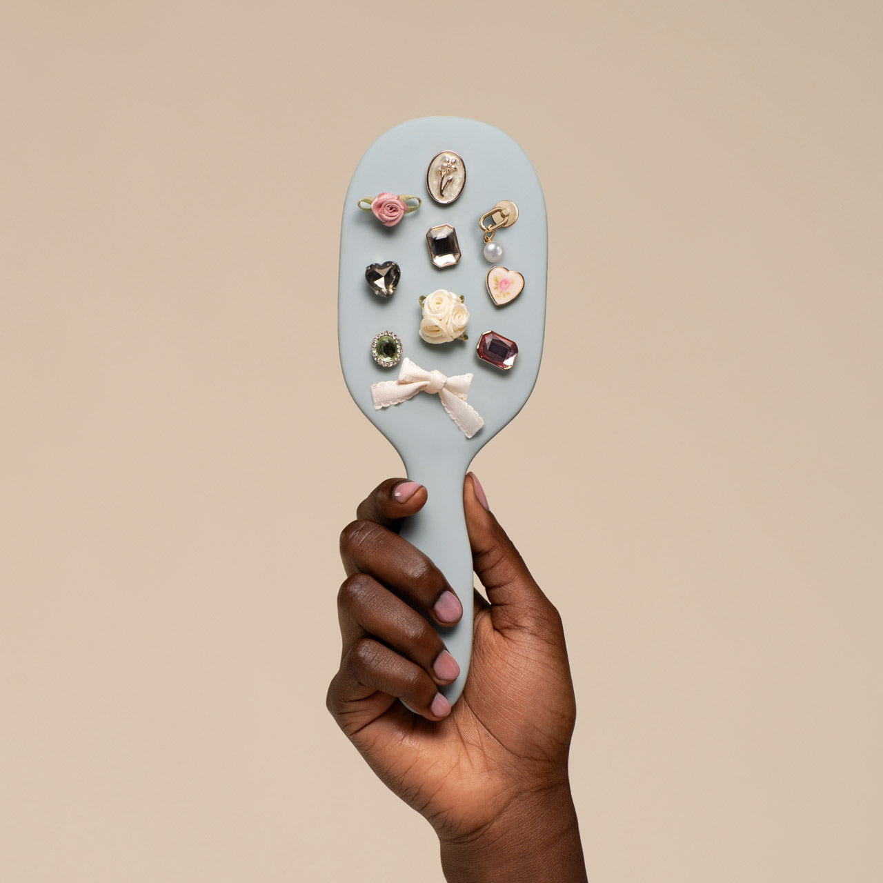 511207-KitschPop-PaddleBrush-HazeBlue-Model-1280x1280px.jpg
