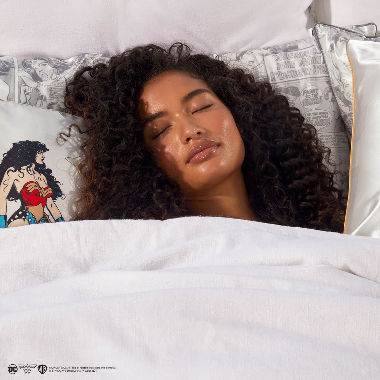 63979-63962-64174-64167-WonderWomanxKitsch-Model-Standard_KingPillowcase-ComicBook-BelieveInWonder-1280x1280px_25b2bb71-659a-4d1e-809c-fcb86c230ba4.jpg